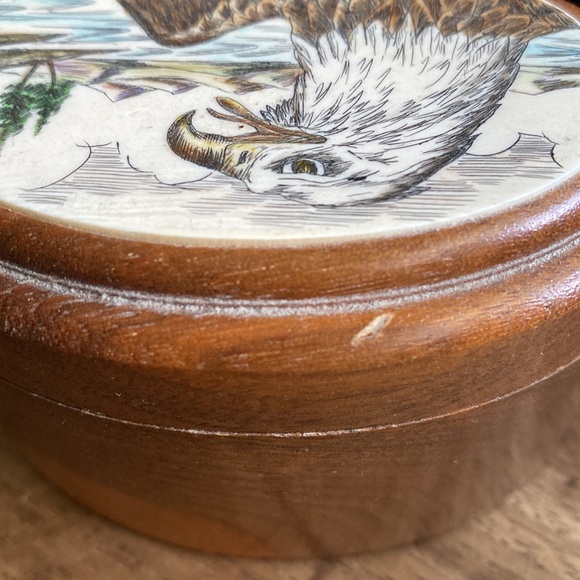 🦅Oval Wooden Eagle Keepsake Box - Picture 4 of 12